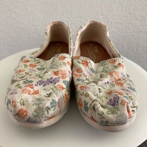 TOMS Classic Slip-on Shoes